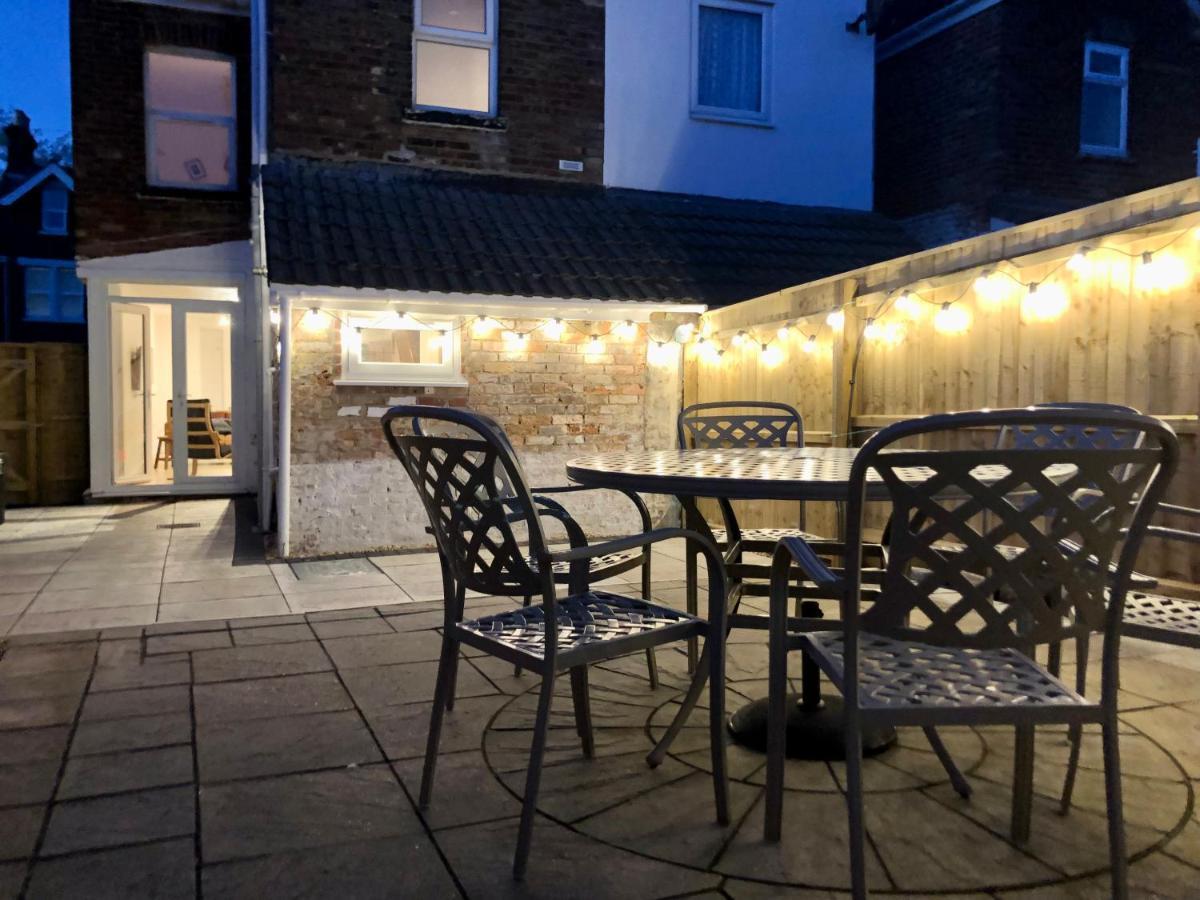 House With Parking, Short Stroll To Quay, Shops And Restaurants Villa Poole Buitenkant foto