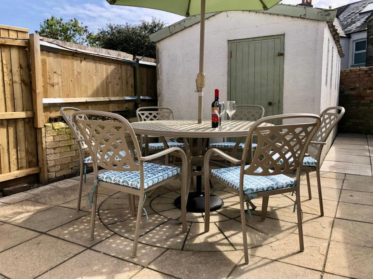House With Parking, Short Stroll To Quay, Shops And Restaurants Villa Poole Buitenkant foto